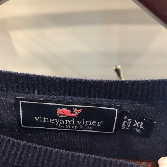 Vineyard vines boy’s sweater - Picture 3 of 4
